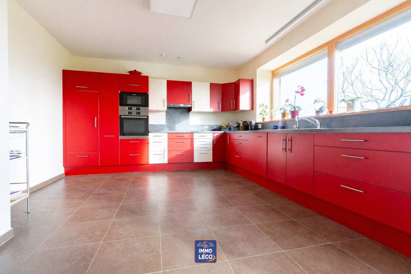 Villa "Semi Plain-Pied" érigée sur 1251m², double garage, parking 7 voitures, COUP DE COEUR ABSOLU ! 