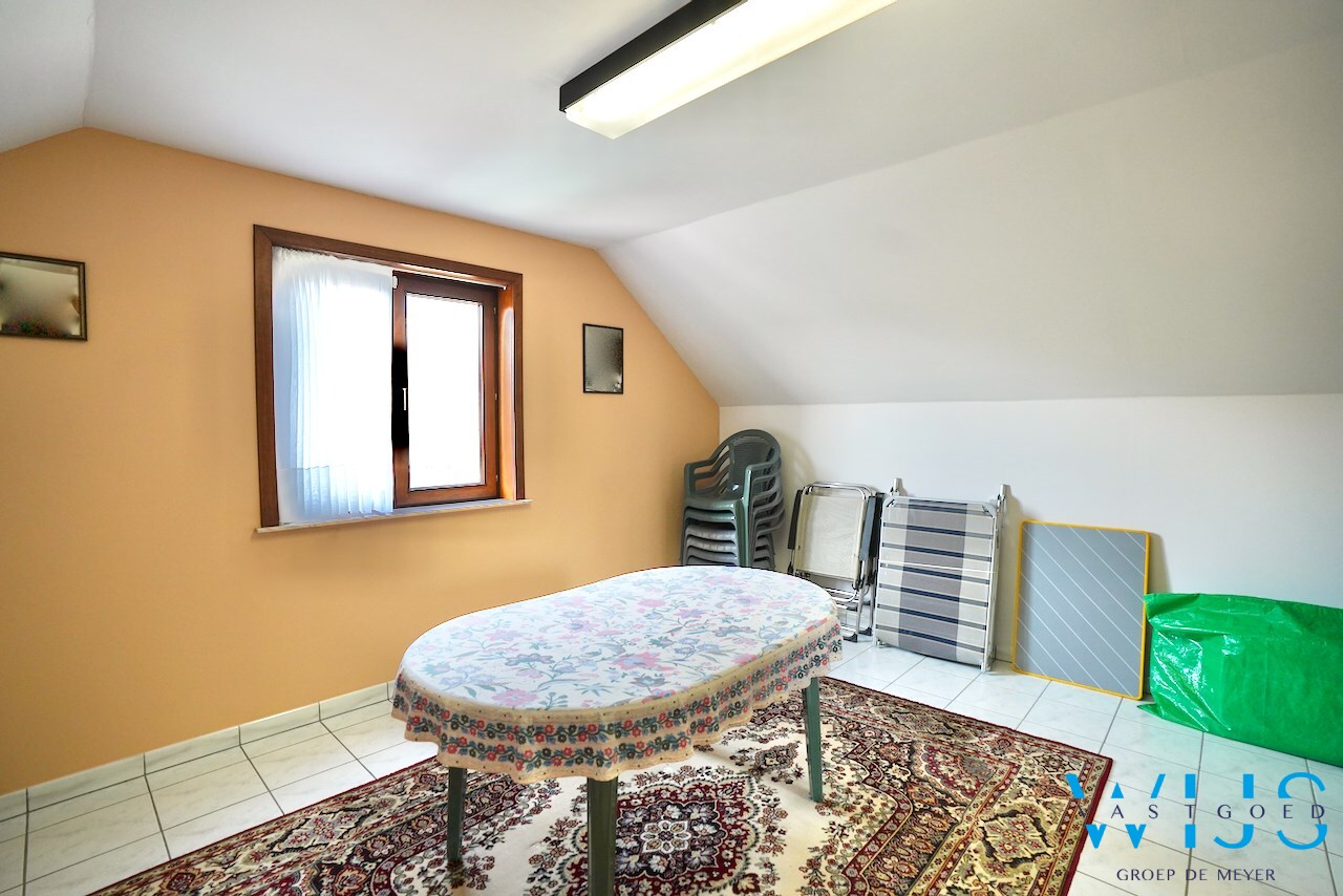 Ongelooflijk goed onderhouden bungalow te Bassevelde ! 