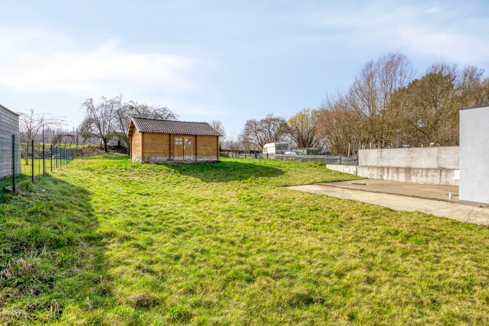 tuin met tuinberging