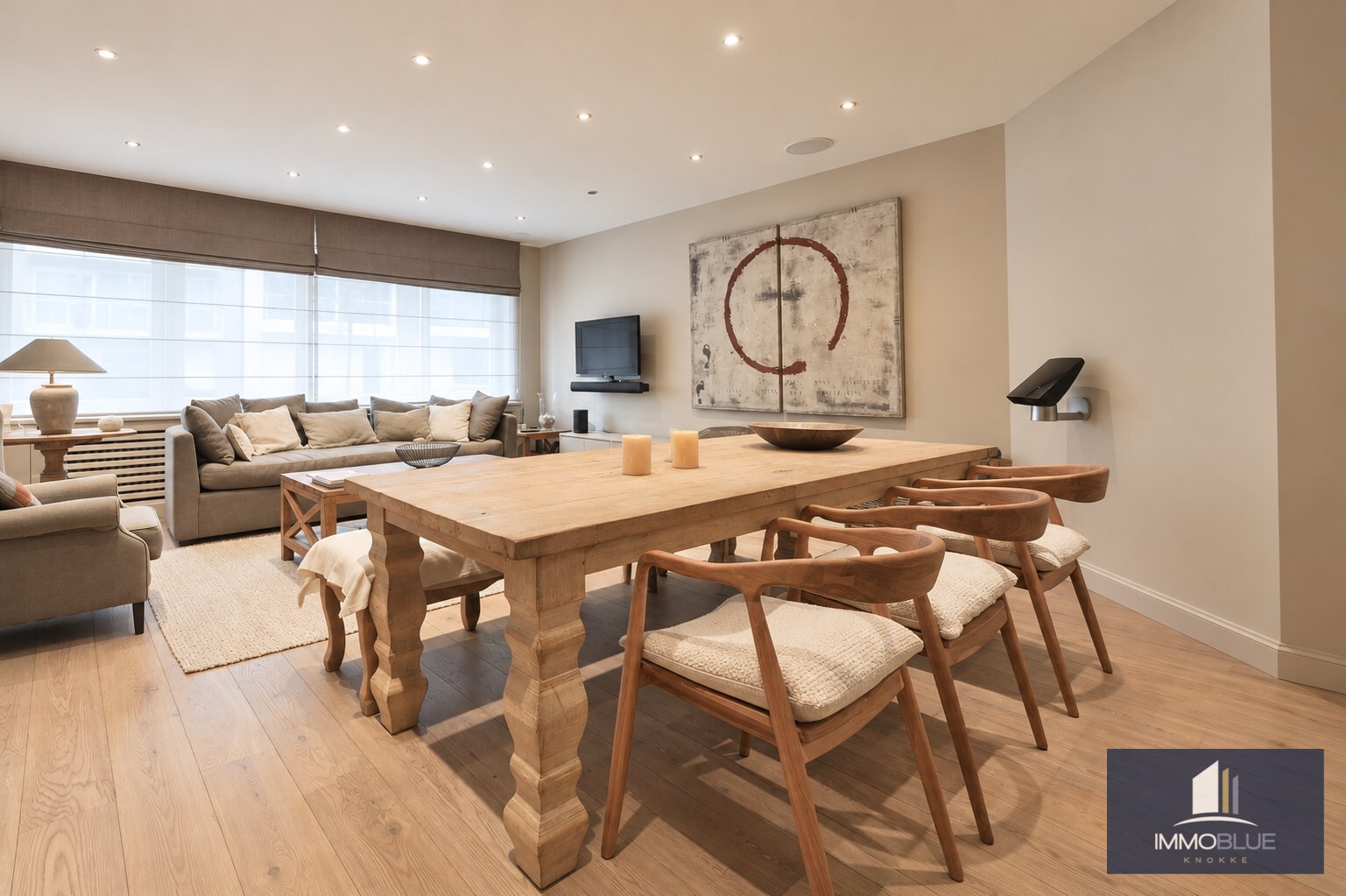 Appartement parfaitement entretenu avec une grande terrasse. 