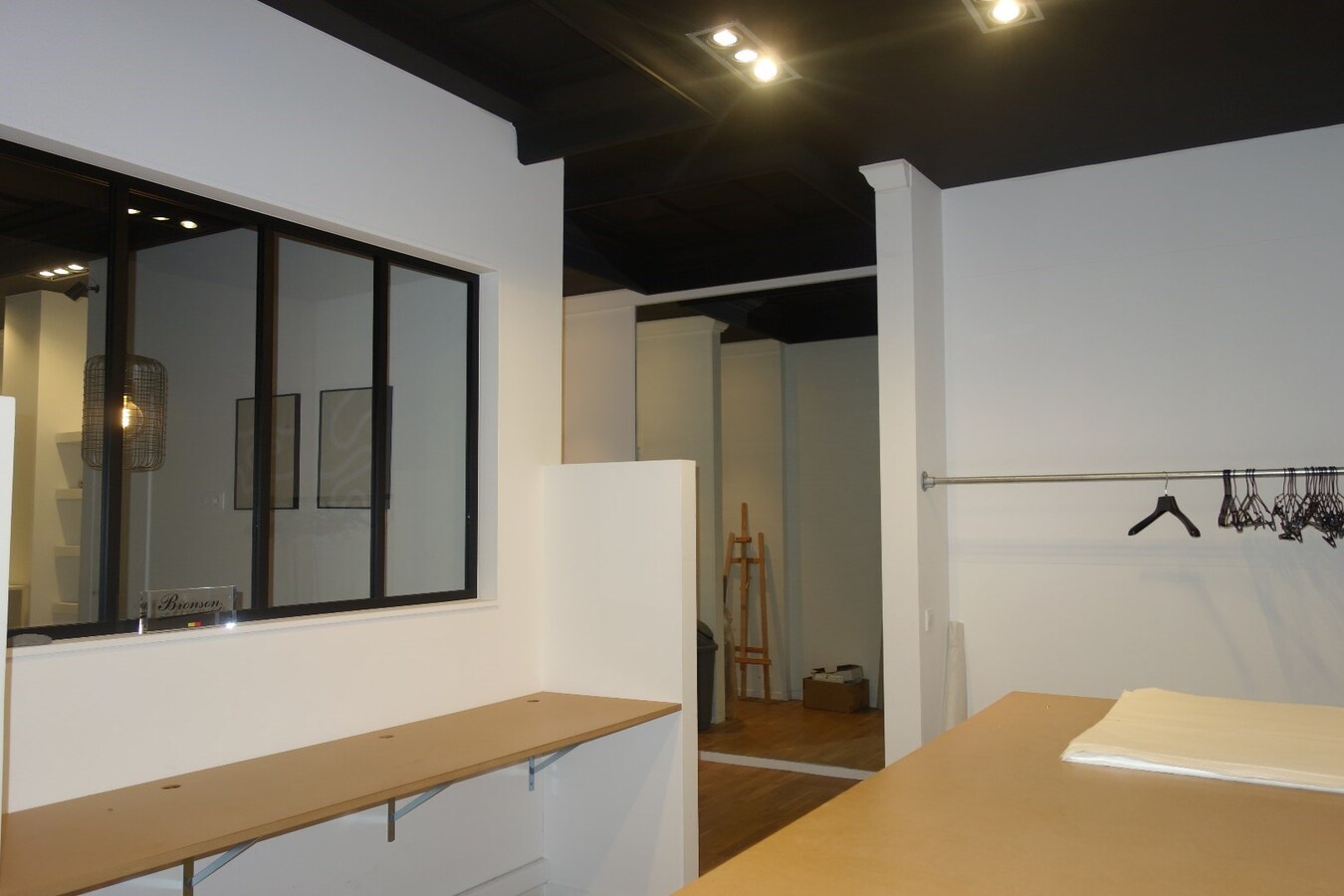 Commerce a louer À Tournai