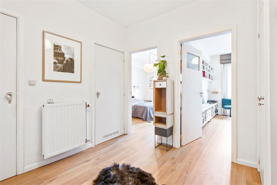 Eigentijds, volledig gerenoveerd appartement nabij Sint-Pietersstation 