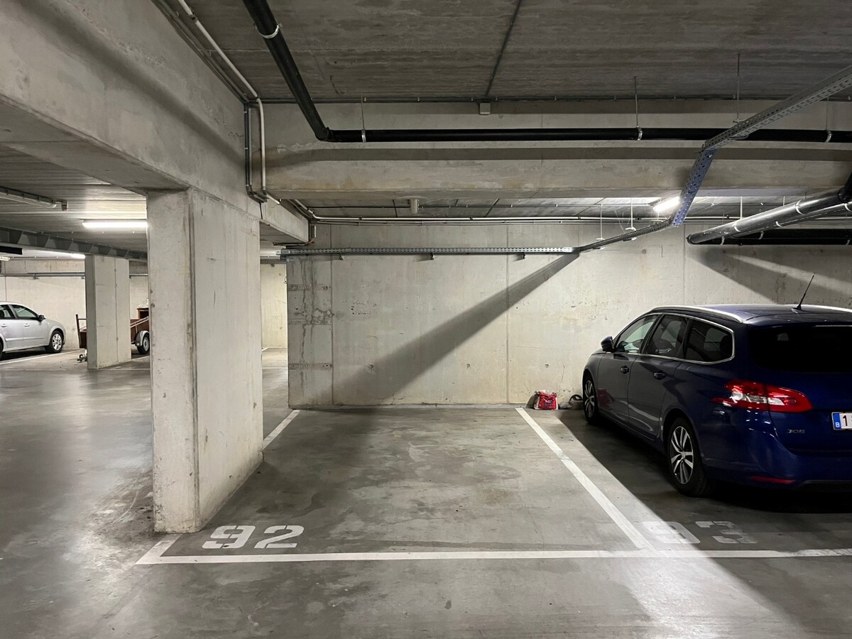 Centrumwoning met tuin, terras én ondergrondse parkeerplaats. 