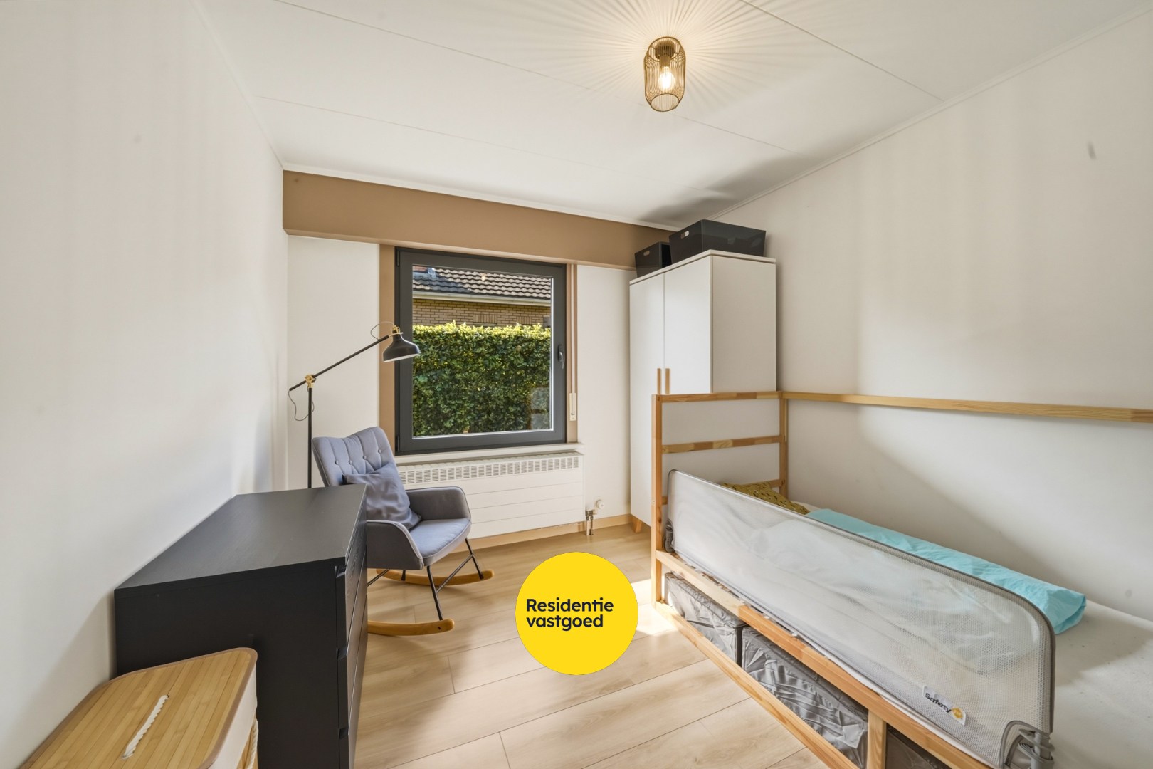 Instapklare ruime bungalow met zongerichte tuin in hartje Oudenburg! 