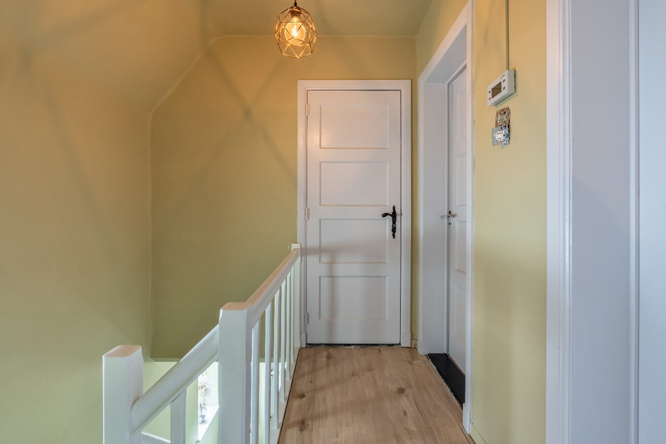 Ruime gerenoveerde woning met tuin en 3 slaapkamers in Dilsen-Stokkem. 