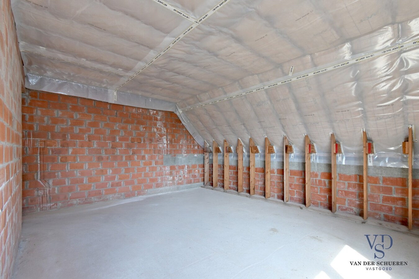 Eigentijdse woning (nog af te werken) te Vurste. 