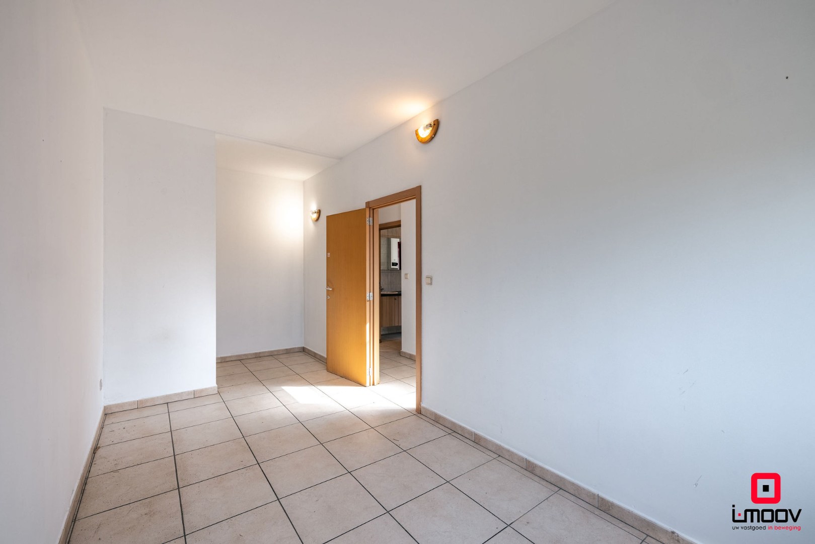 Lichtrijk en instapklaar wonen op de tweede verdieping nabij Gent 
