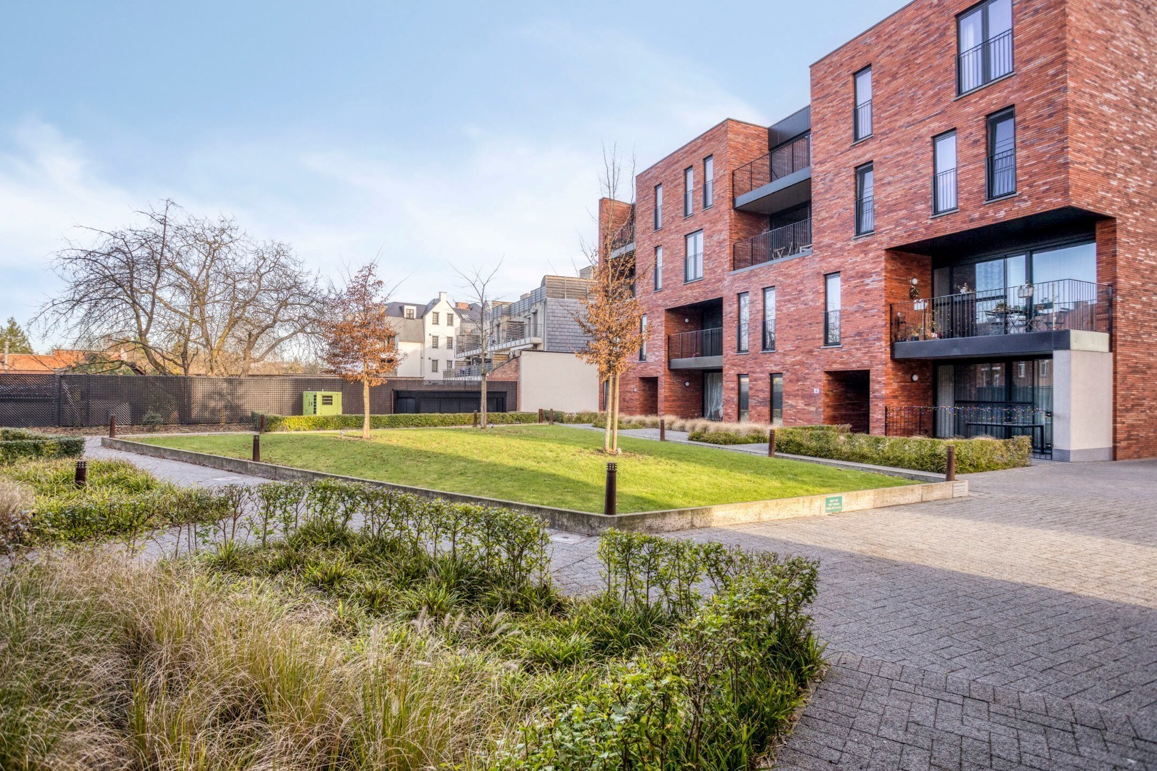 Recent en energiezuinig gelijkvloers appartement met 2 slpk. In Geel-centrum 
