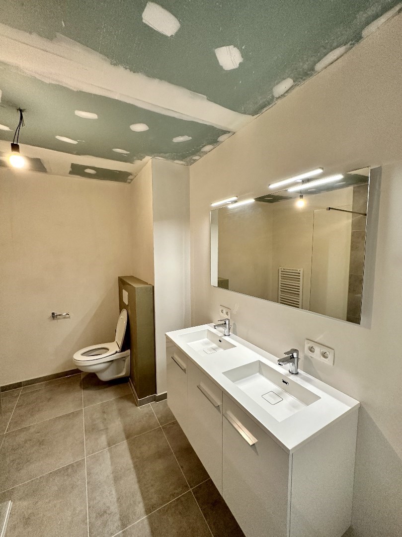 Prachtig lichtrijk en ruim (116 m²) nieuwbouw 2-slpk appartement met (zonne)terras(en), Kortemark 