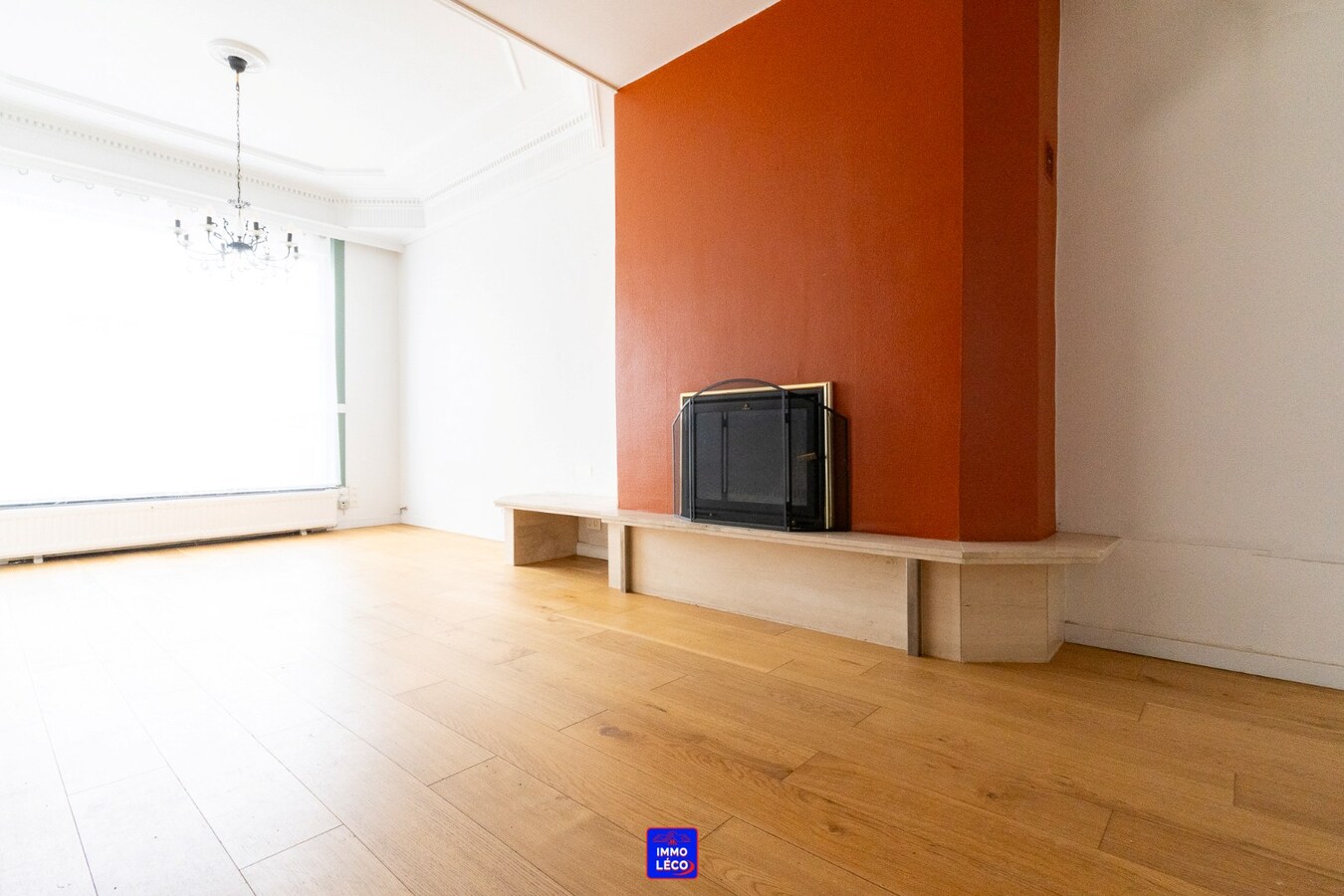 3 façades avec jardin et garage située à "La Coquinie". 