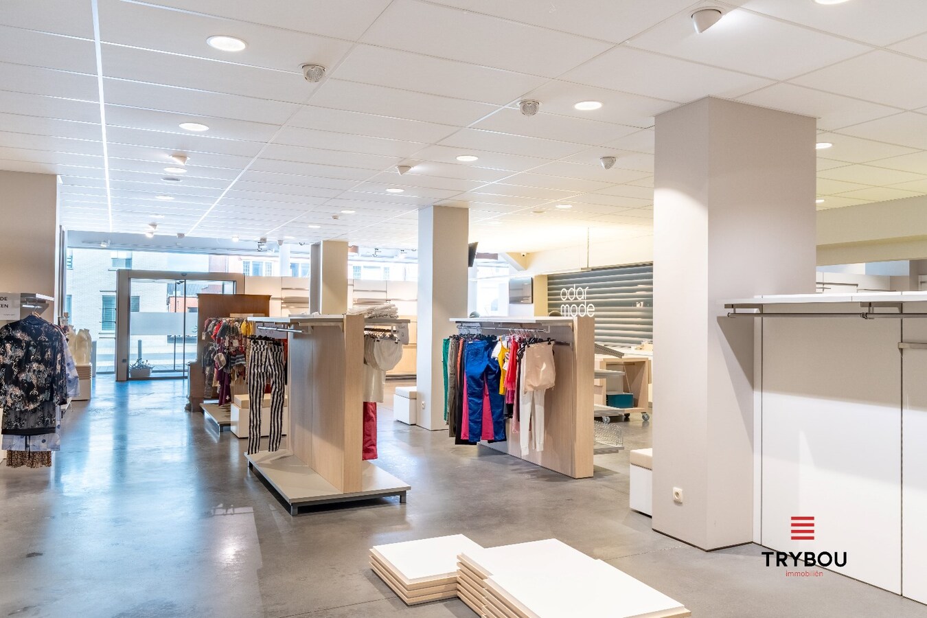 Te koop handelszaak + woning 