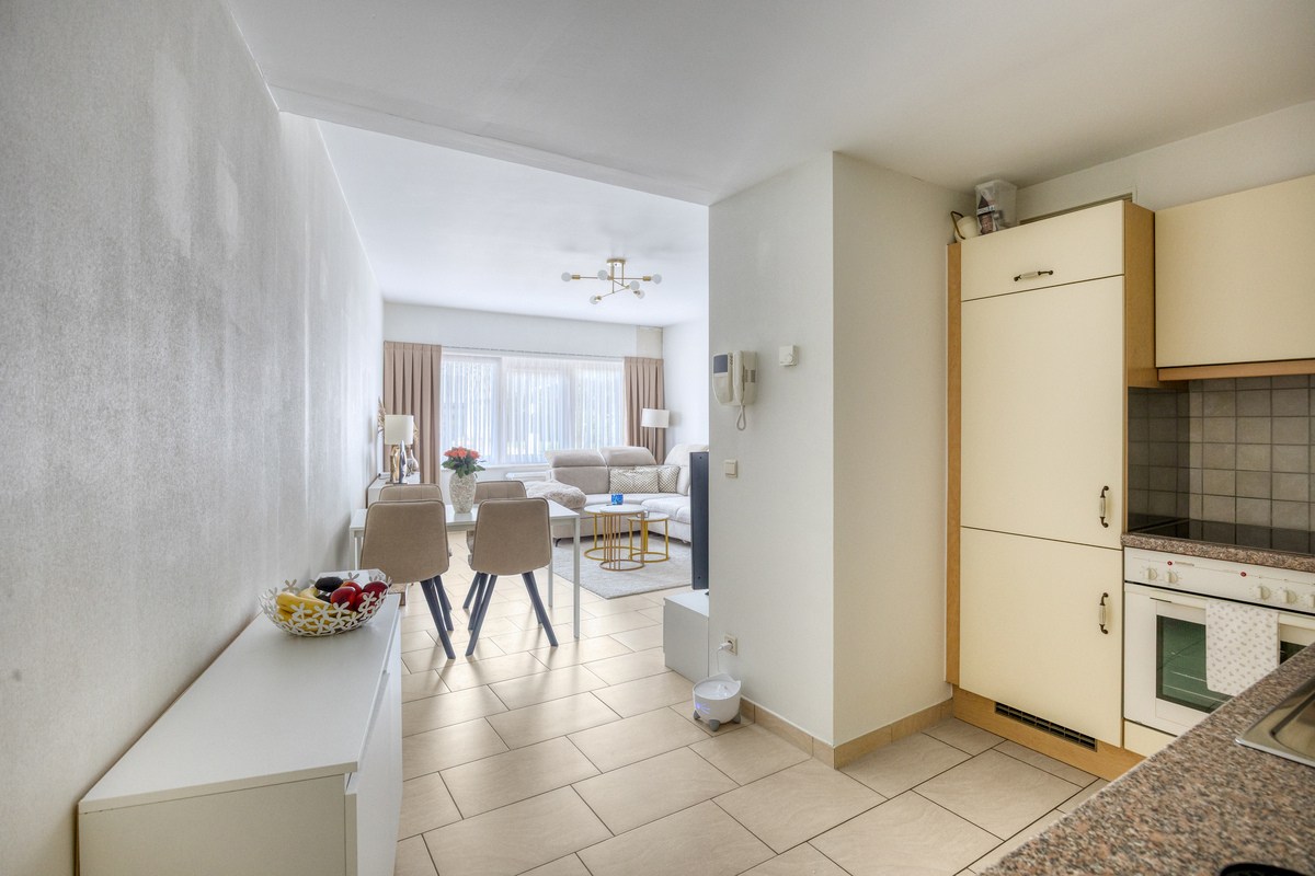 Gelijjkvloers appartement met 1 slaapkamer en staanplaats. 