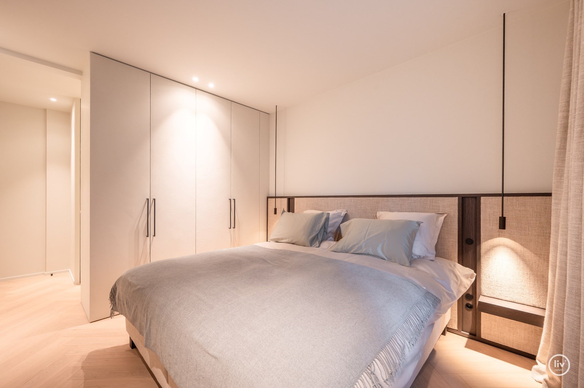 Appartement magnifiquement rénové de 150 m² avec vue dégagée sur l'église du Sacré-Cœur - Avenue Dumortier, Knokke. 