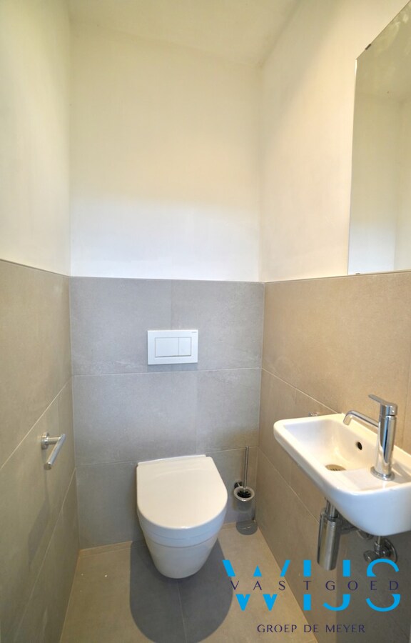 Volledig gerenoveerd woonhuis in hartje Kaprijke ! 