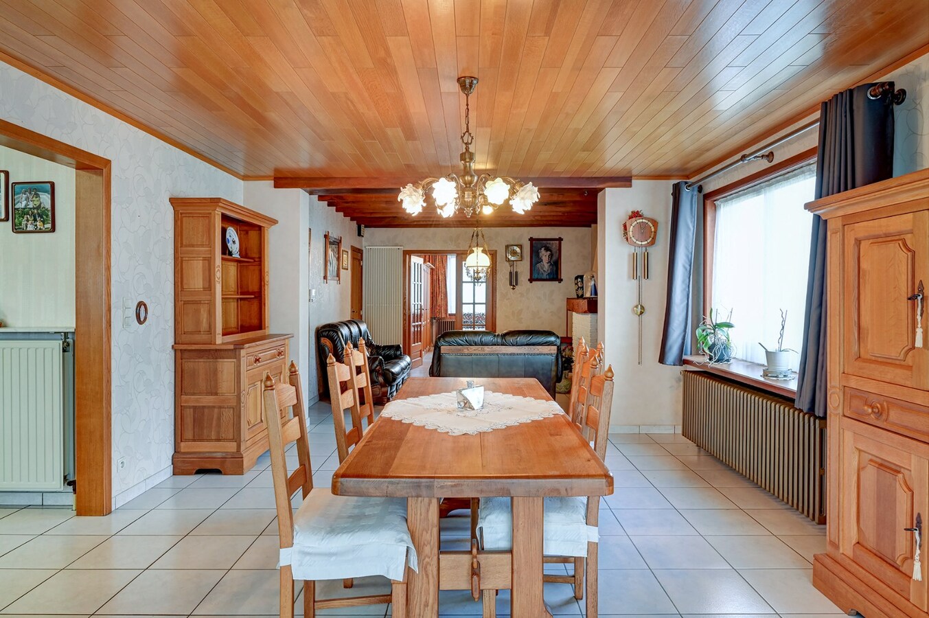 Open bebouwing met 4 slaapkamers 