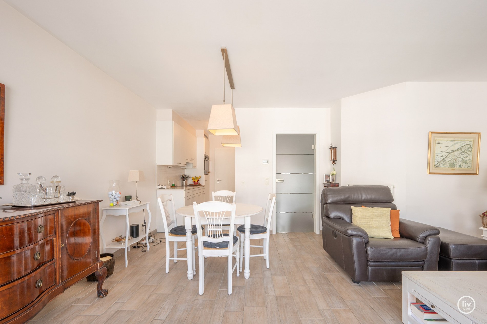 Instapklaar  2-slaapkamerappartement op een centrale ligging te Bayauxlaan in Knokke. 