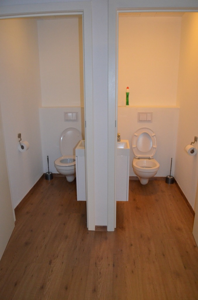 Magazijn (+/- 650m²), nieuwbouw duplex loft en bureau op 921m² goed gelegen te Maldegem 