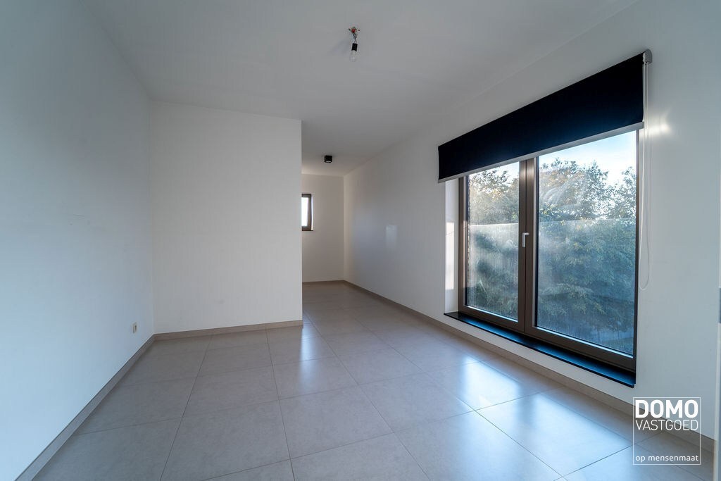 LUXE PENTHOUSE APPARTEMENT VAN 192 M² MET 3 SLAAPKAMERS, 2 TERASSEN, EN ONDERGRONDSE GARAGEBOX IN HASSELT (SINT-LAMBRECHTS-HERK) 