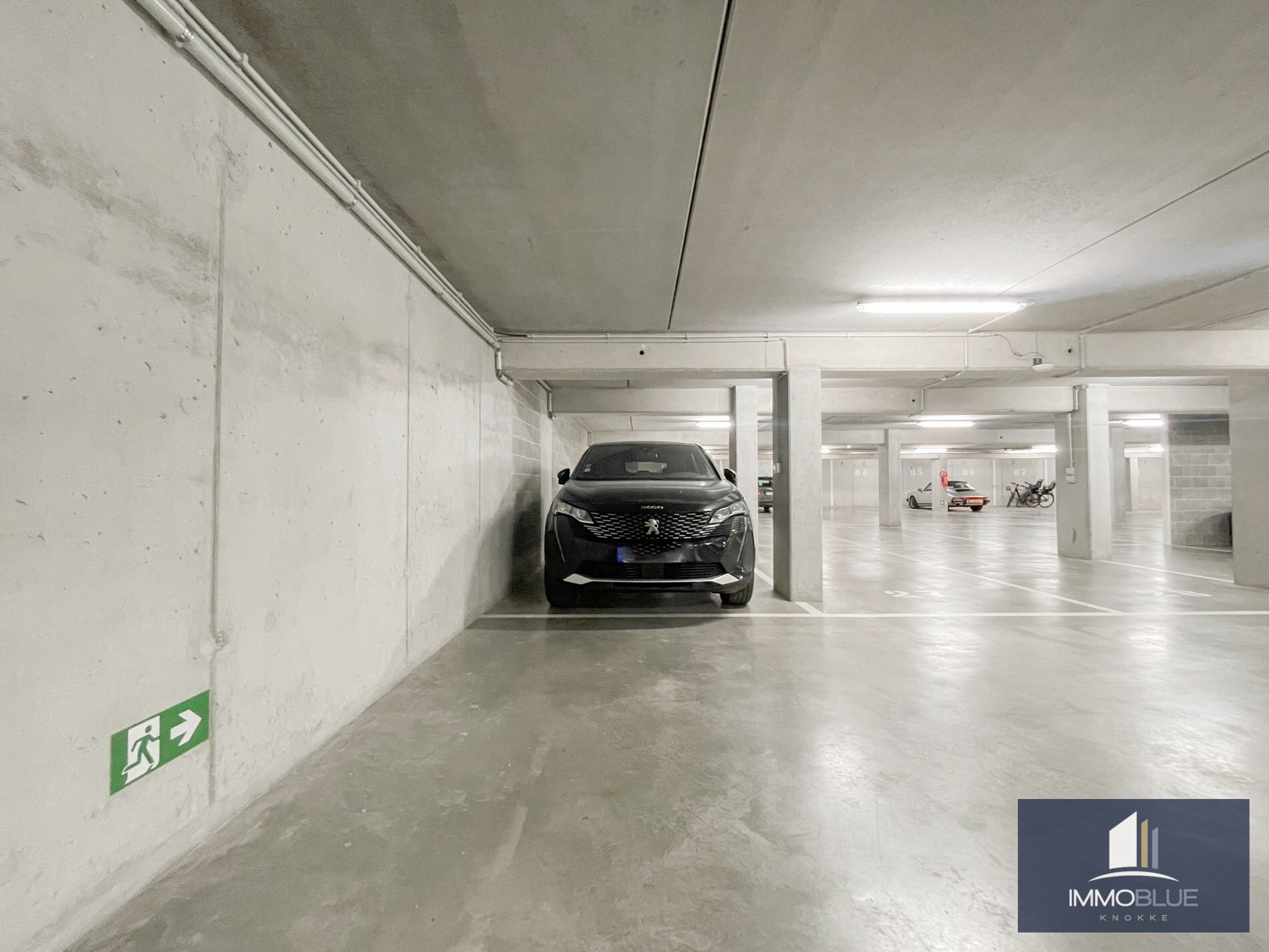 Subliem smaakvol ingericht hoek appartement gelegen in een recente residentie. 