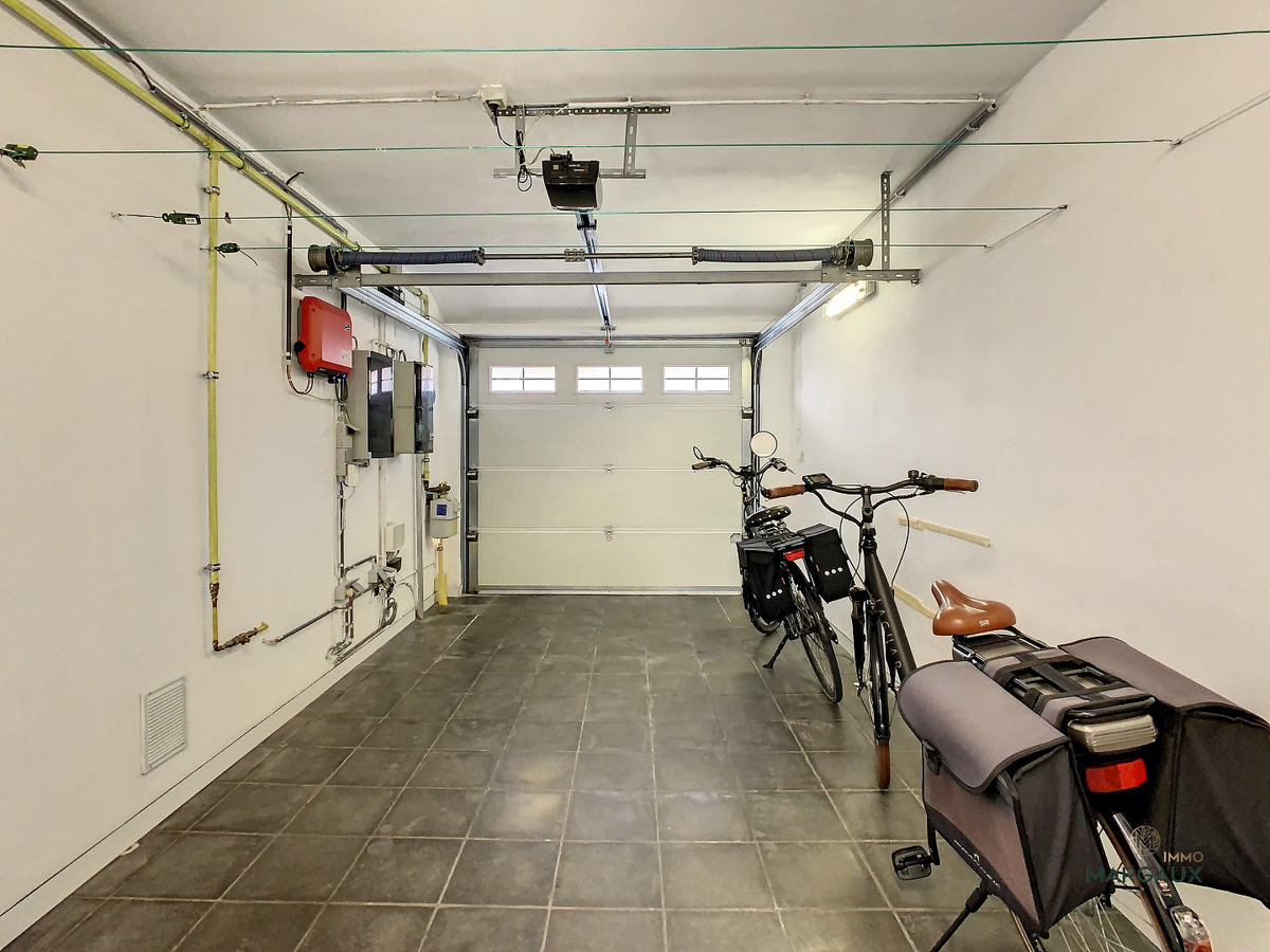 Instapklare halfopen bebouwing in rustige straat 