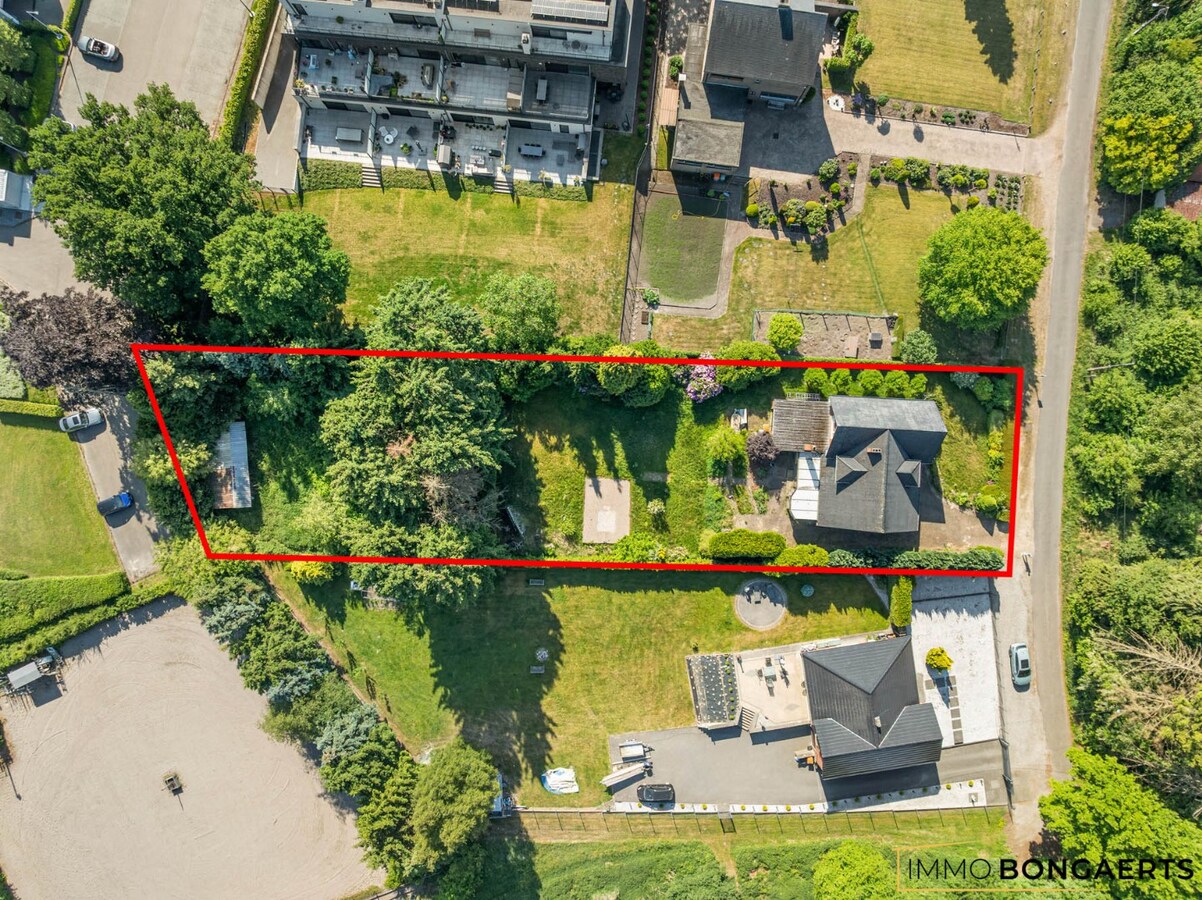 Rustig gelegen woning op een groot perceel 