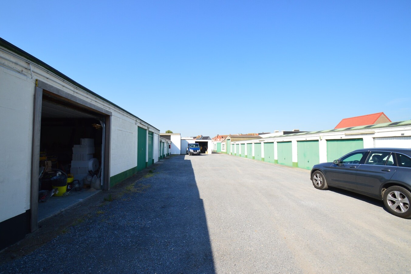 Kleine loods in complex met veel manoevreerruimte - Heist 