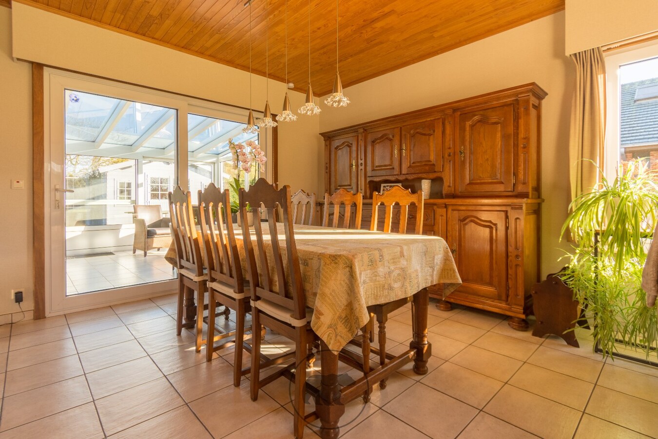 Perfect onderhouden bungalow op sublieme ligging te Lochristi 