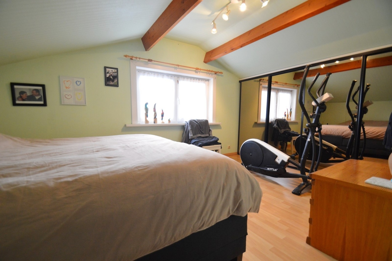 Woning met 4 slaapkamers op zeer rustige ligging - Heist 