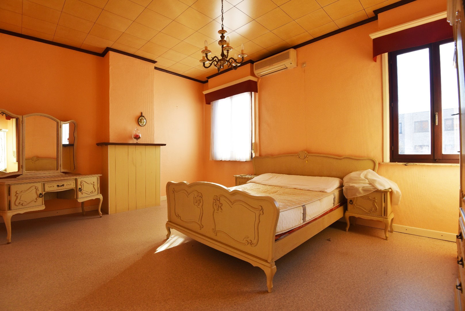 Rijwoning met 3 slpks te centrum Eeklo 