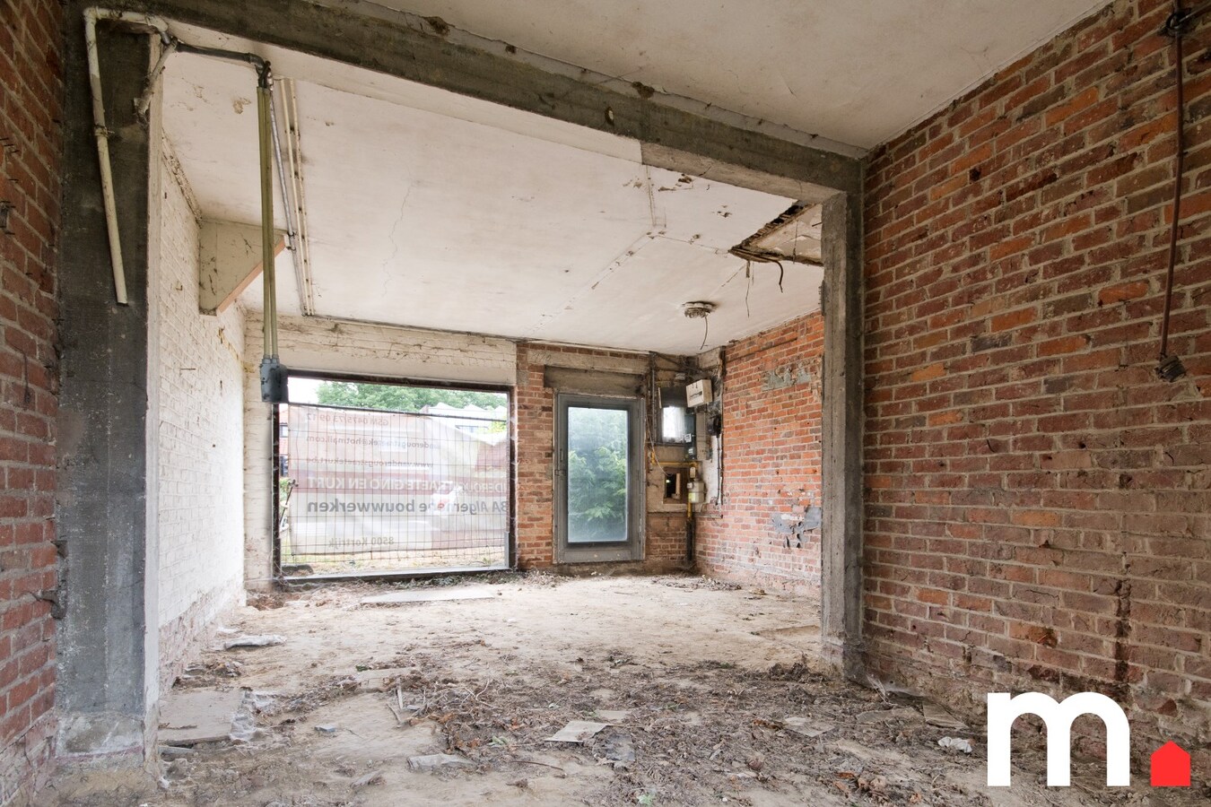 Woning te Kuurne met 173m² bewoonbare oppervlakte op Toplocatie met eventueel mogelijkheid tot handelspand! 