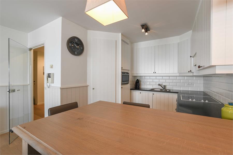 Appartement met zeezicht in sublieme staat. 