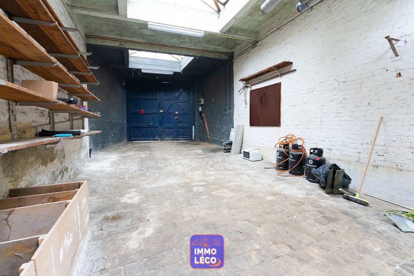 Entrepôt/Atelier/Garage de +/- 110m², à proximité de la Gare de Mouscron ! 