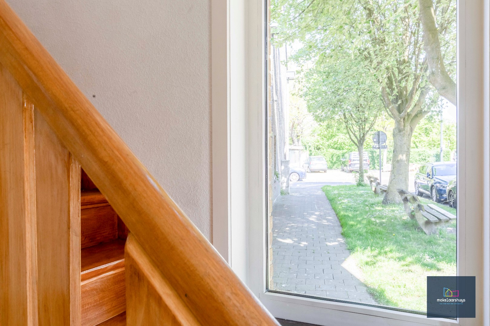 Centraal gelegen halfopen bebouwing met stadskoer 