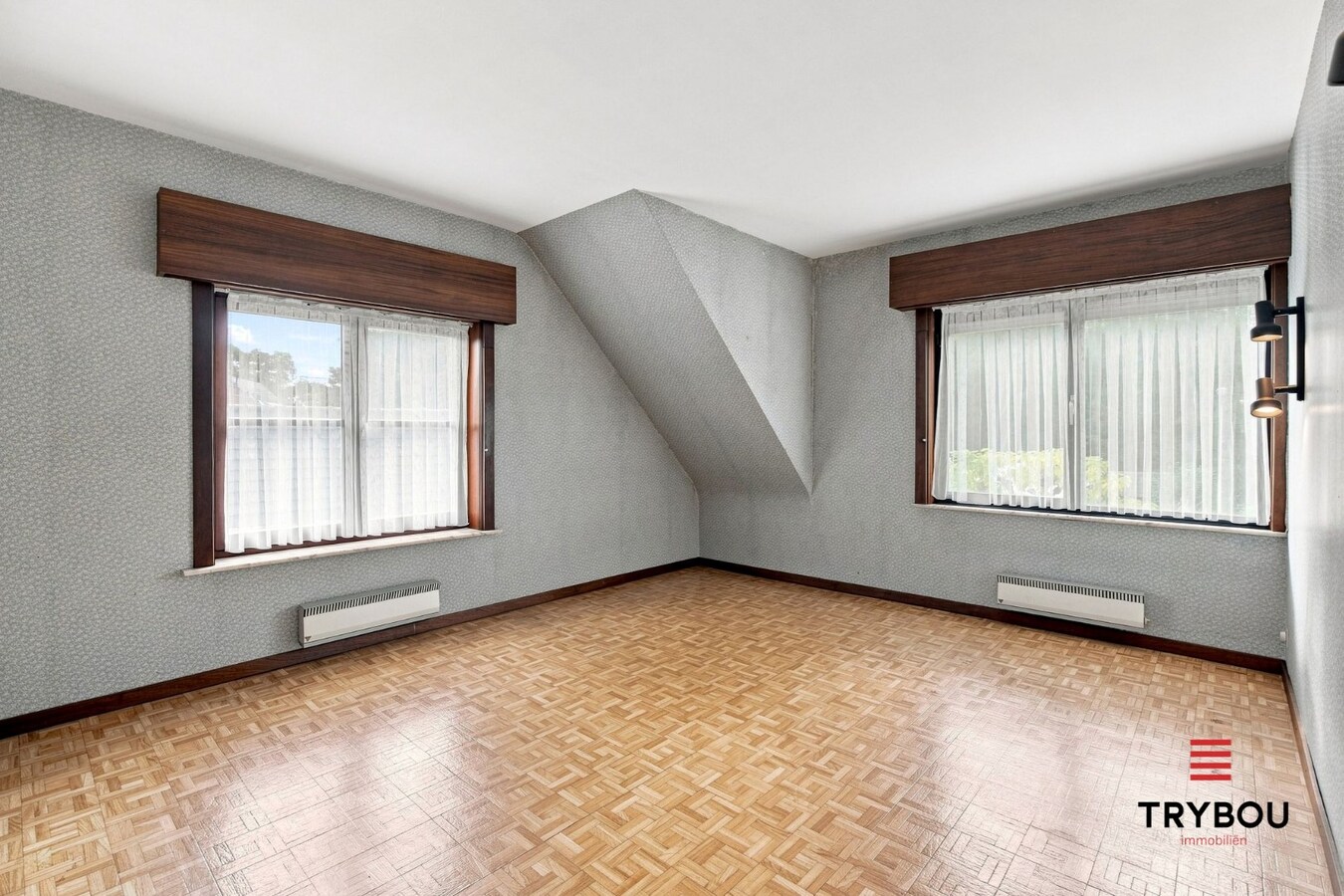 Ruime alleenstaande villa op een royaal perceel van 1265m² 