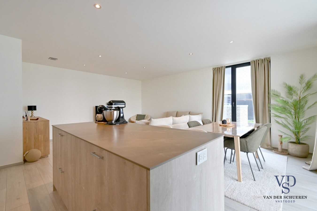 Gelijkvloers appartement met ruim terras 