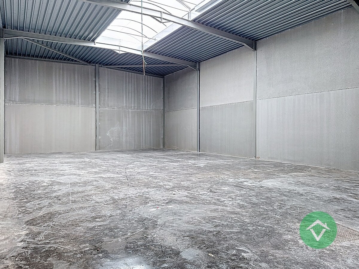 Nieuwbouw loods KMO-UNIT te koop – 256 m² met 1 parkeerplaats inbegrepen op de industriezone te Aartrijke 