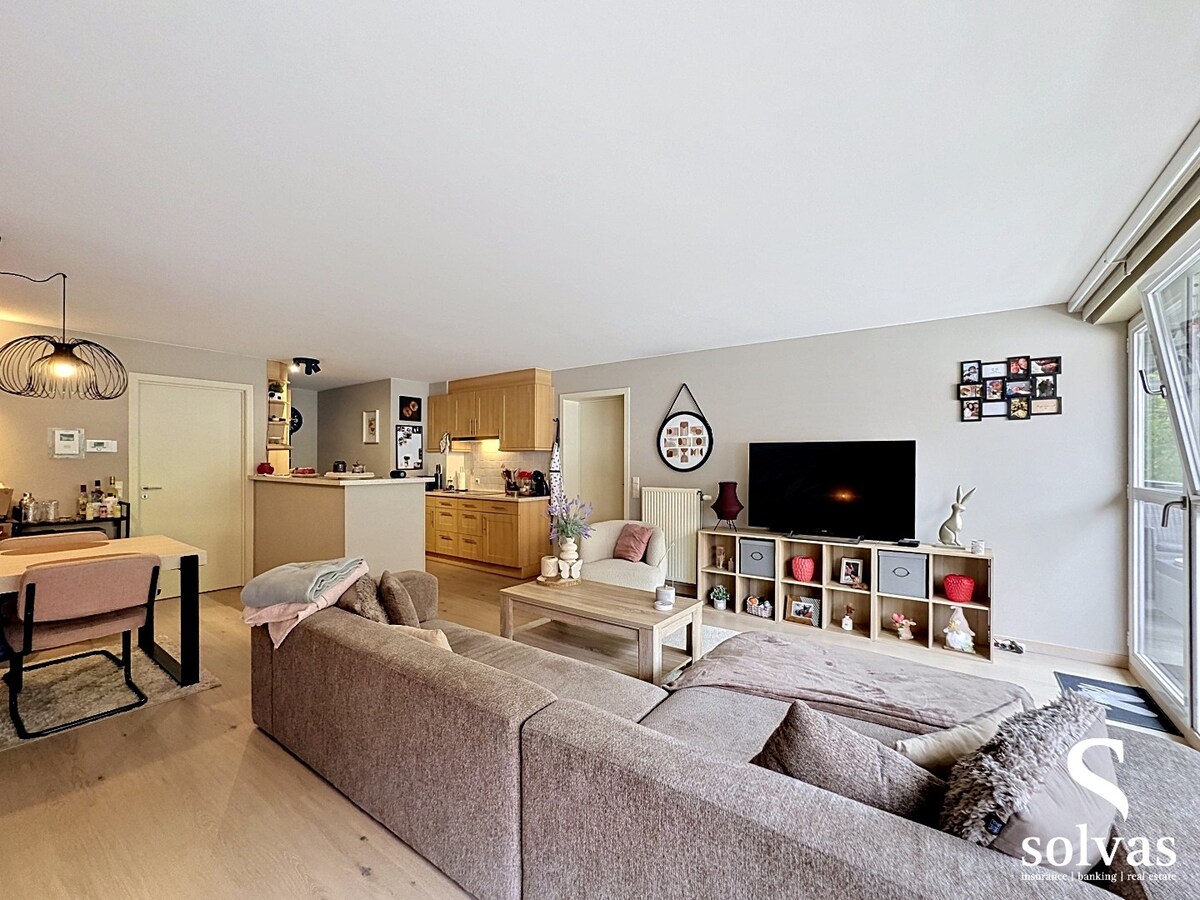 Ruim en lichtrijk appartement met zicht op het park in hartje Maldegem 