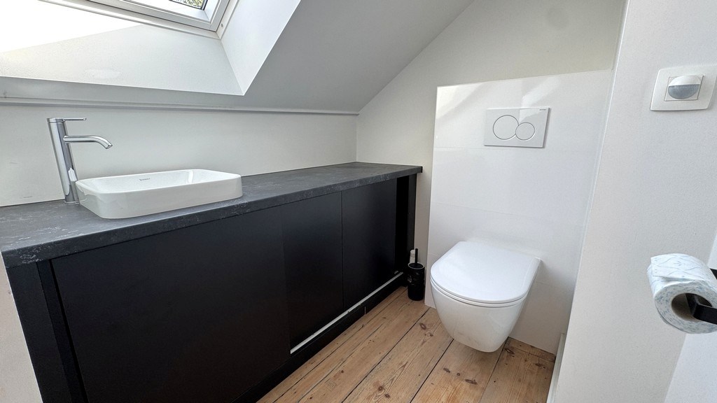 Gemeubelde kantoorruimte met diensten vlakbij het station van Mechelen