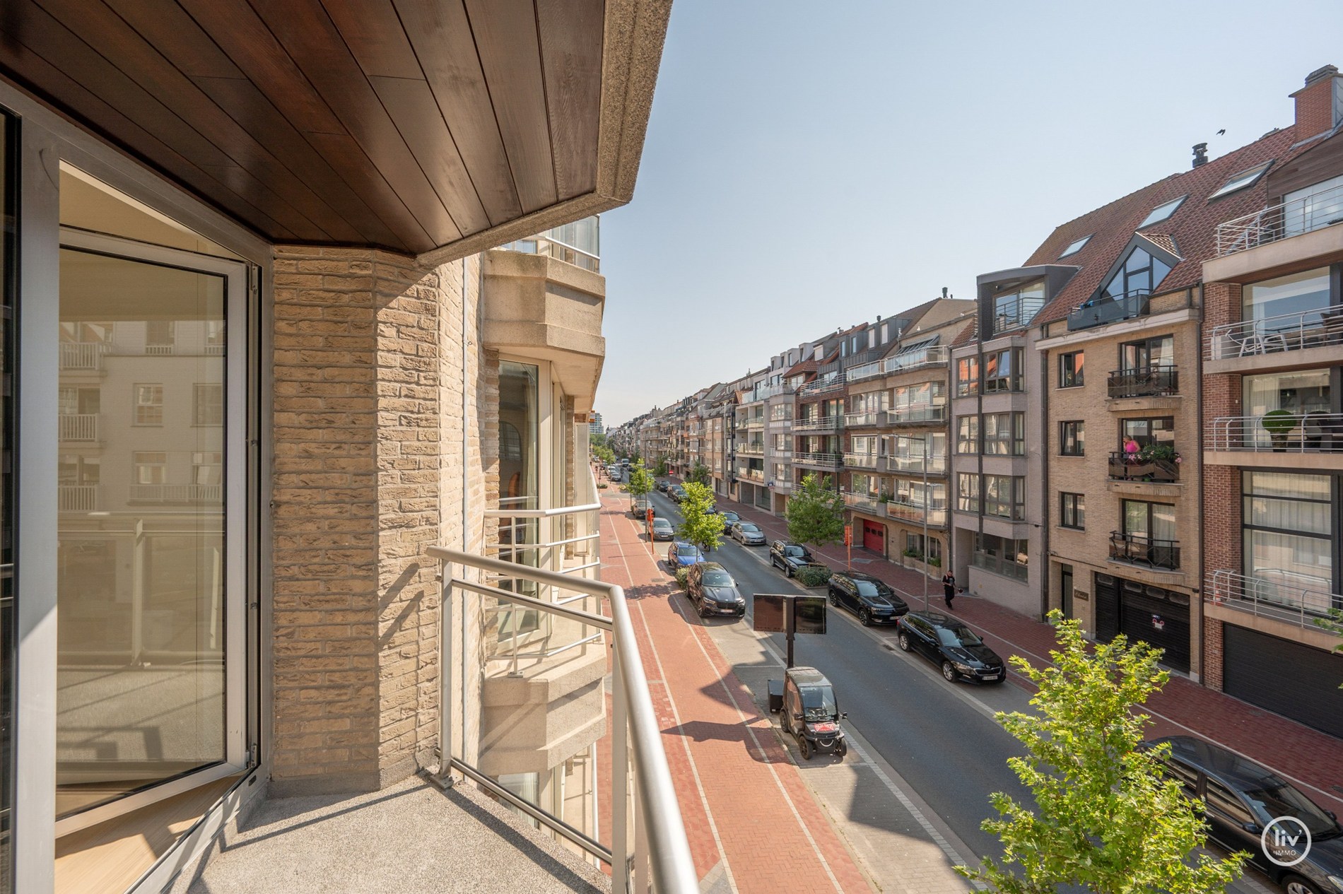 Appartement de plus de 3 chambres avec des finitions très luxueuses et possibilité de garage dans l'immeuble. 