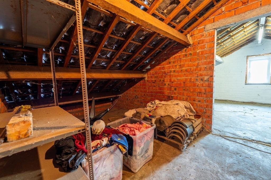 RUIME GELIJKVLOERSE WONING MET 3 SLAAPKAMERS, GARAGE EN RUIME TUIN TE HASSELT (KERMT) 