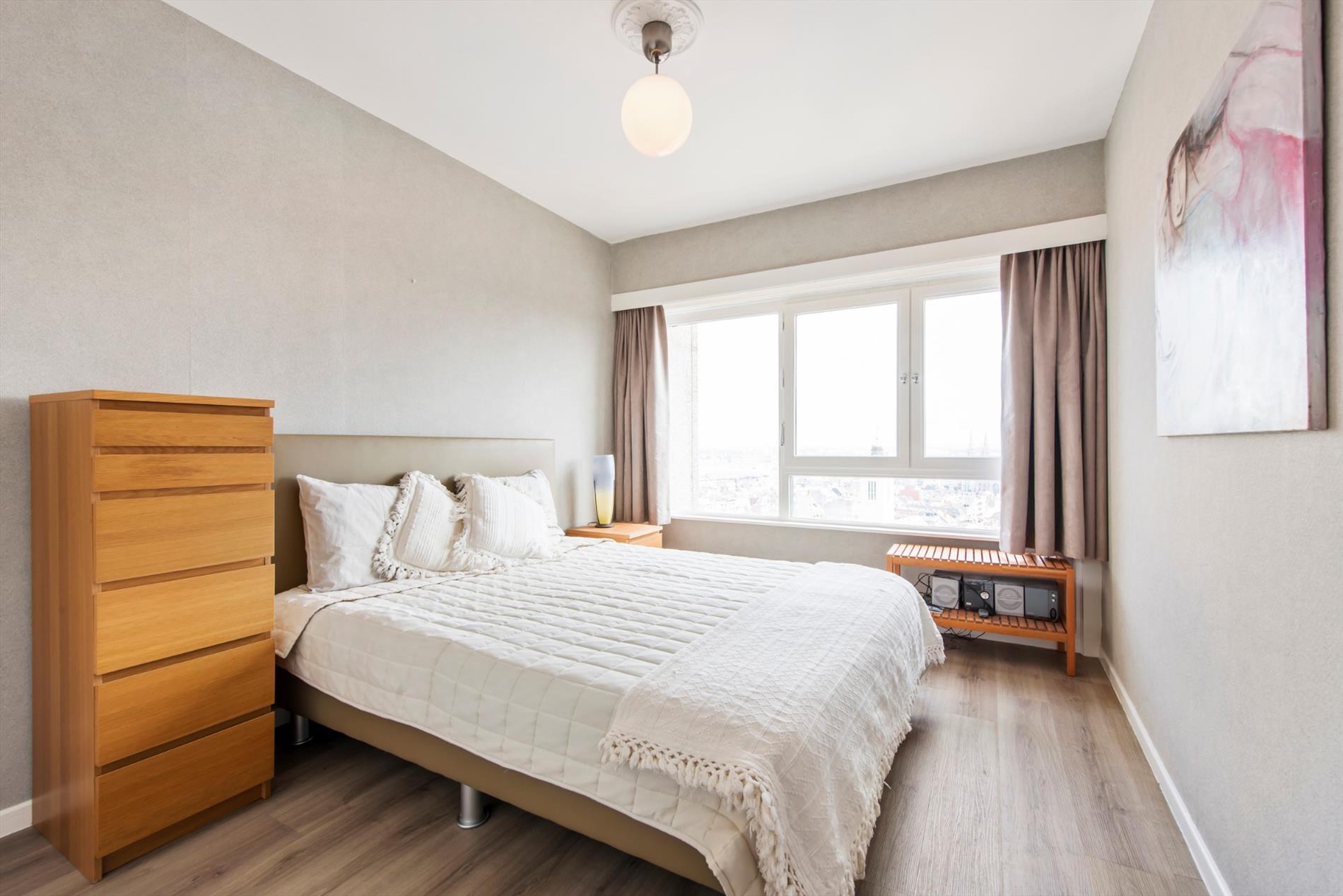 LUXUEUS VAKANTIE APPARTEMENT MET ZICHT OP ZEE EN STAD 