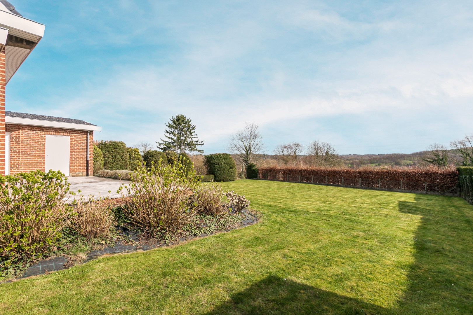 Te renoveren woning met 5 slpks op topligging in Dworp 