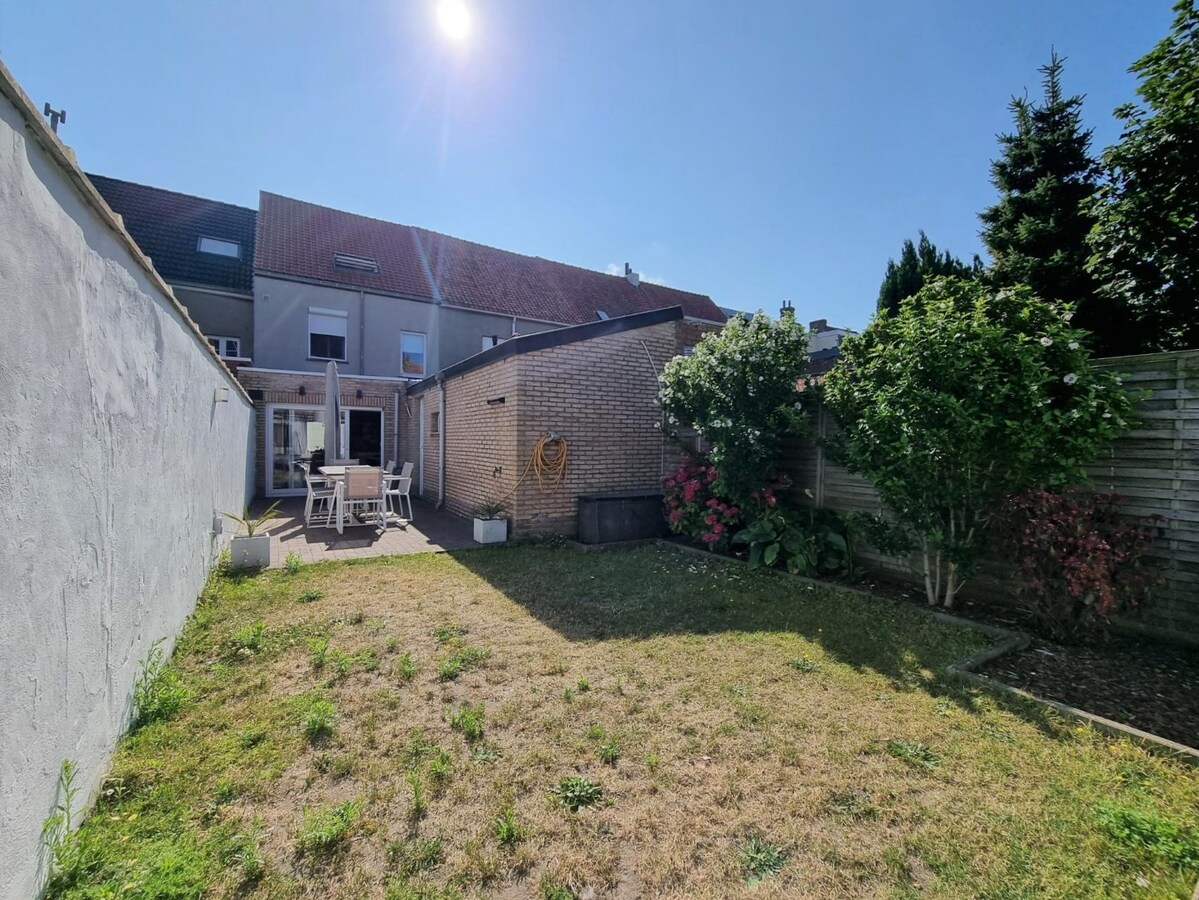 Volumineuze, lichtrijke, zeer mooie gezinswoning met tuin - Heist 