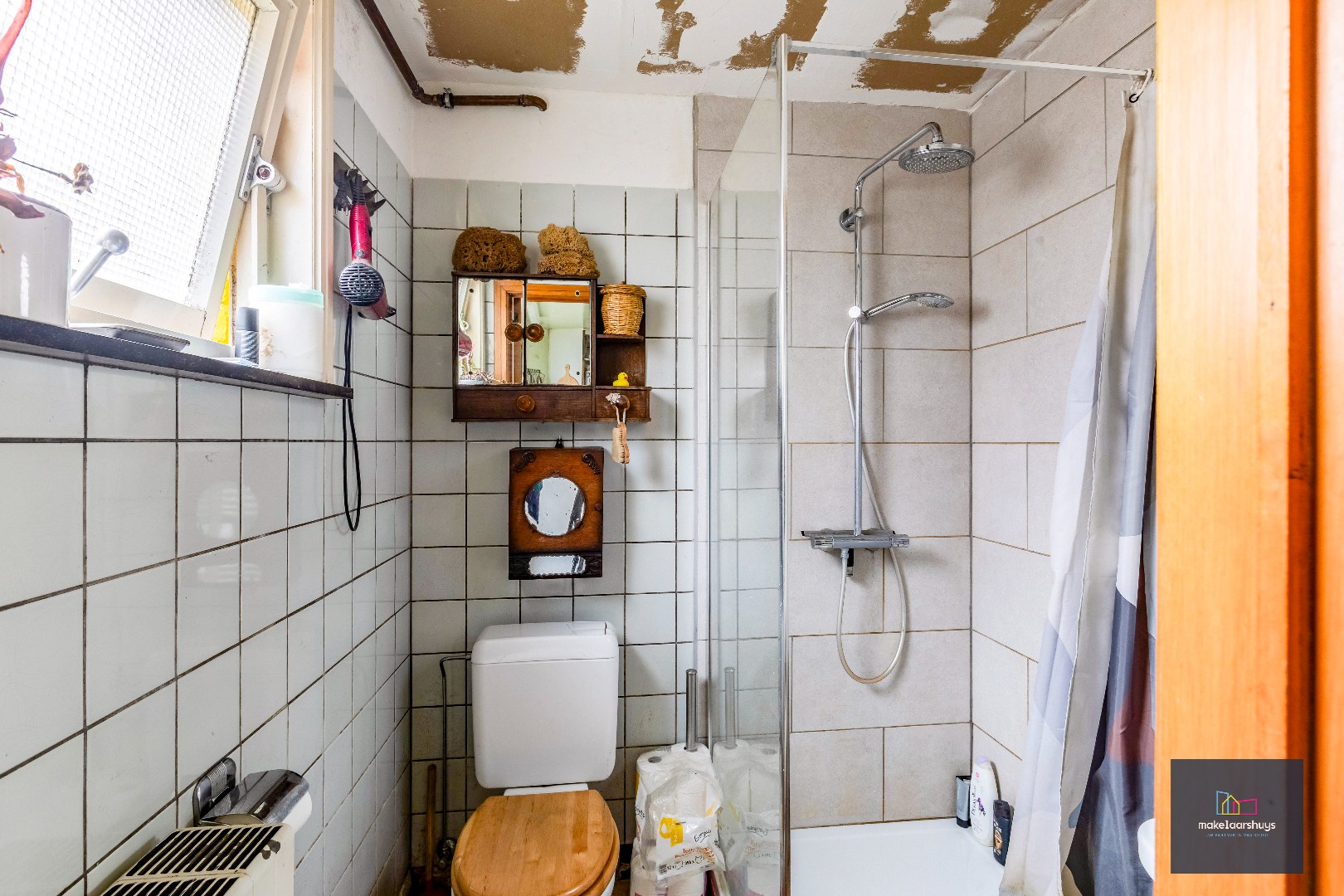 Woning met 3 slaapkamers en verrassende tuin met bijgebouwen 