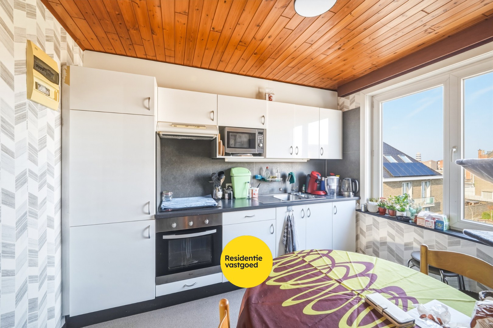 Opbrengsteigendom met 4 (vergunde) appartementen en garage te Bredene - Rendement 6,12% 