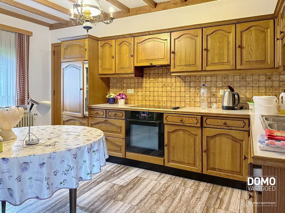 Authentieke open bebouwing met bijgebouwen en potentieel in Tuilt-Kuringen 