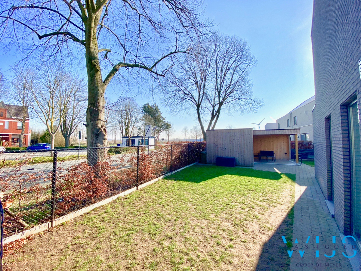 Recente ALLEENSTAANDE woning in hartje KLUIZEN 