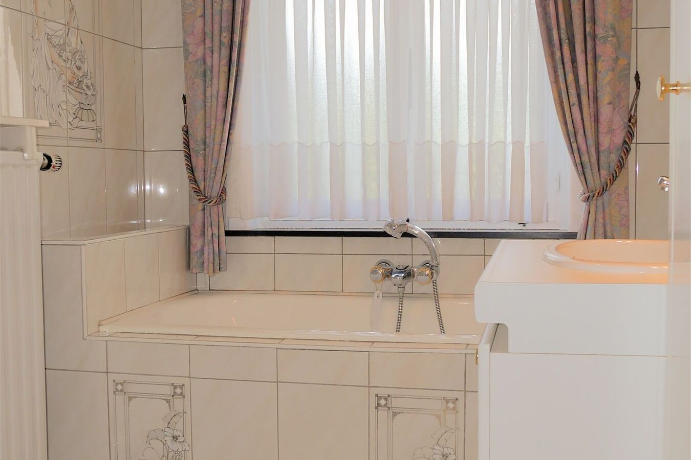 Semi-bungalow op royaal perceel van 1779 m² 