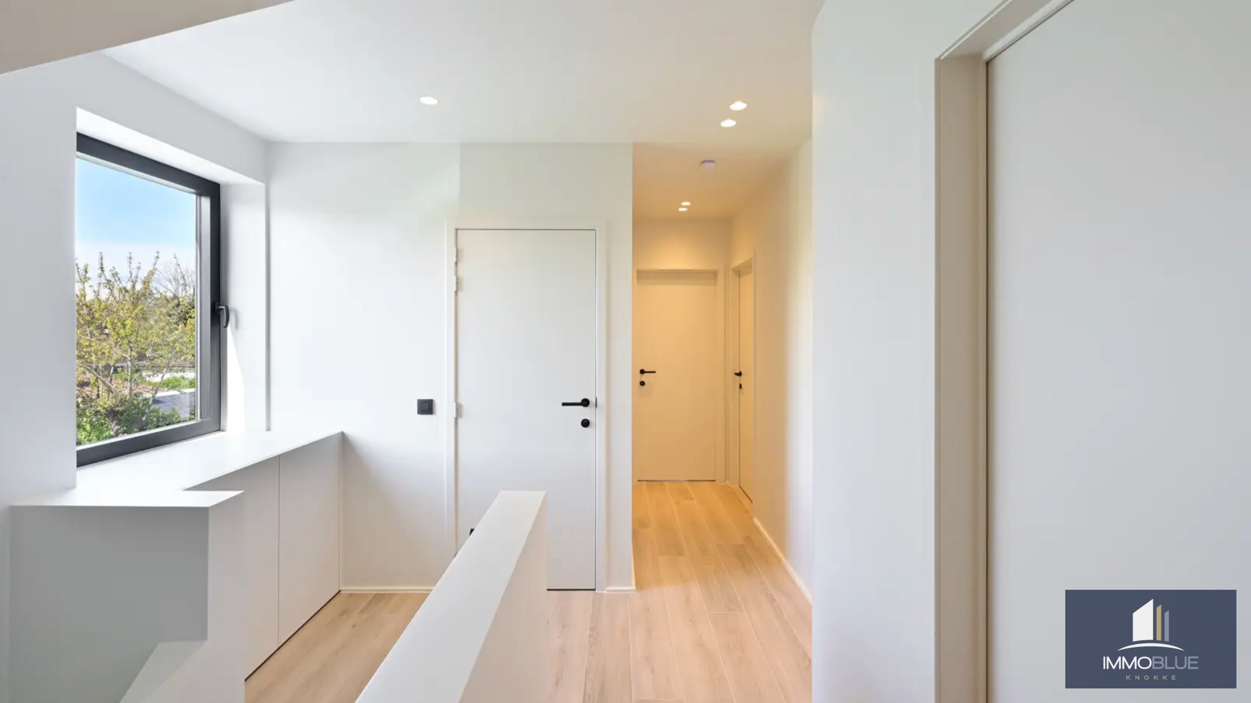 Nouvelle construction villa jumelée proche du centre de Knokke et à distance de marche de la plage. 