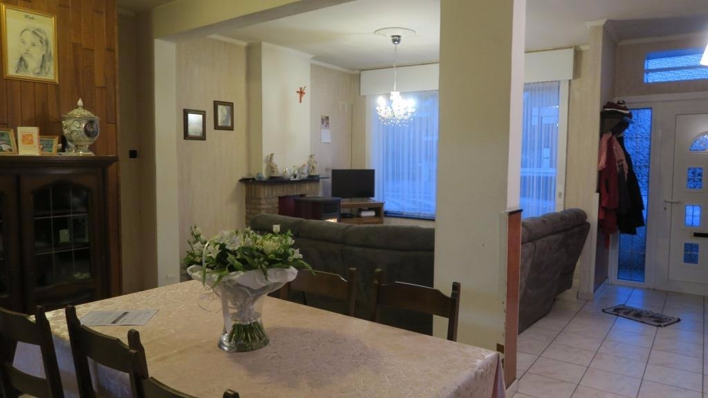 Uiterst ruime, halfopen woning met 4 slaapkamers 